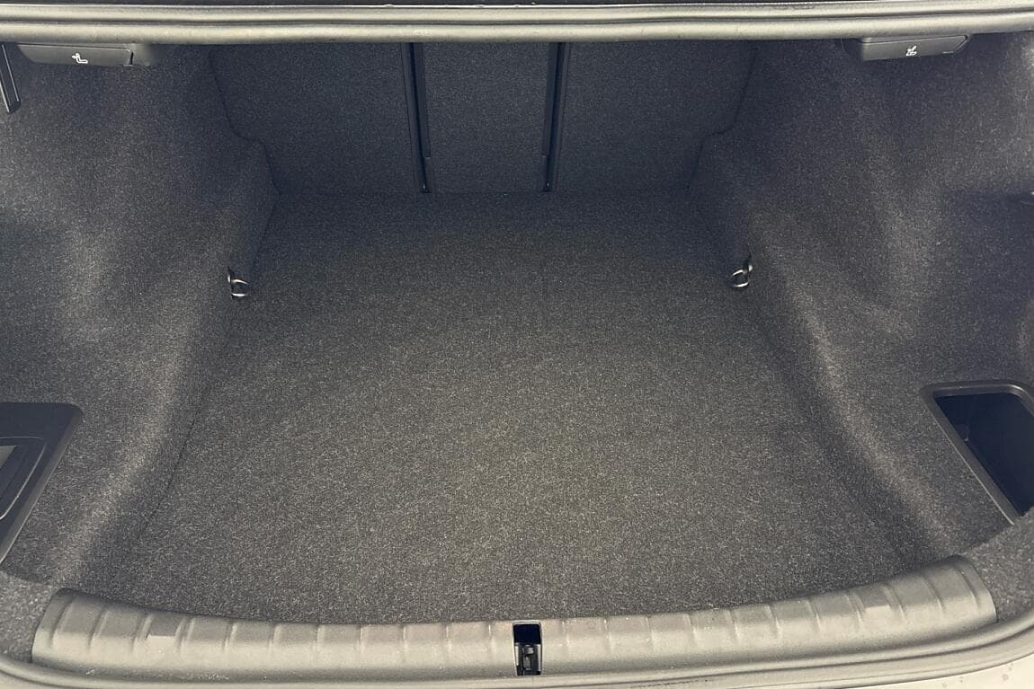 2022 BMW 5-Series - 13