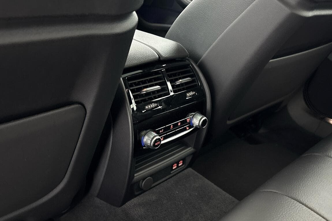 2022 BMW 5-Series - 14