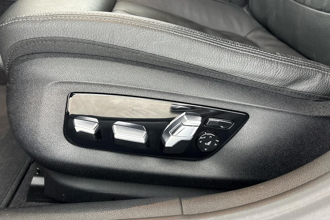 2022 BMW 5-Series - 17