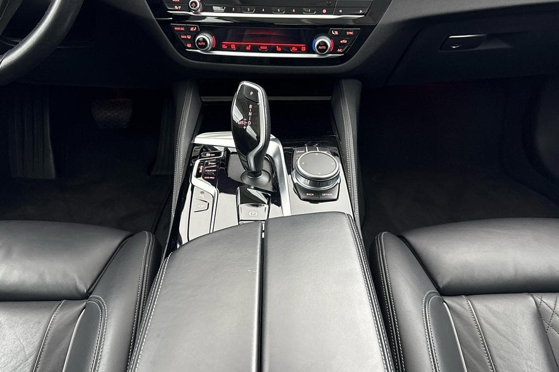 2021 BMW 5-Series - 10