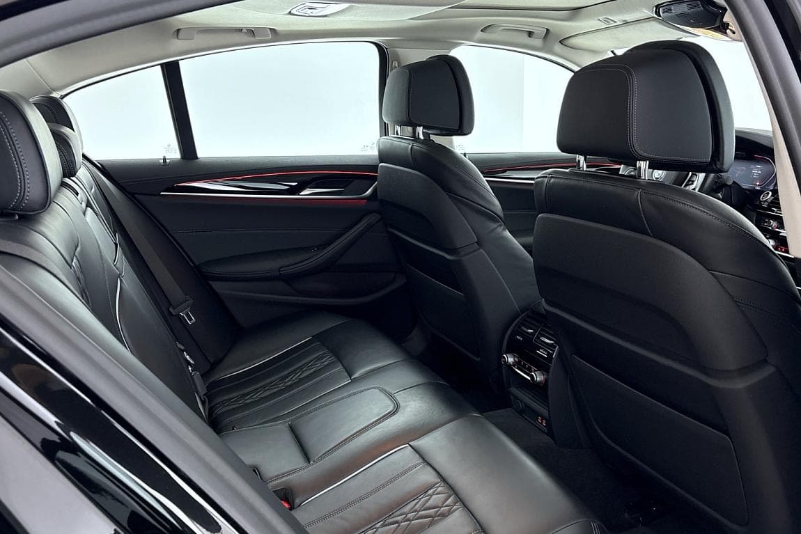 2021 BMW 5-Series - 11