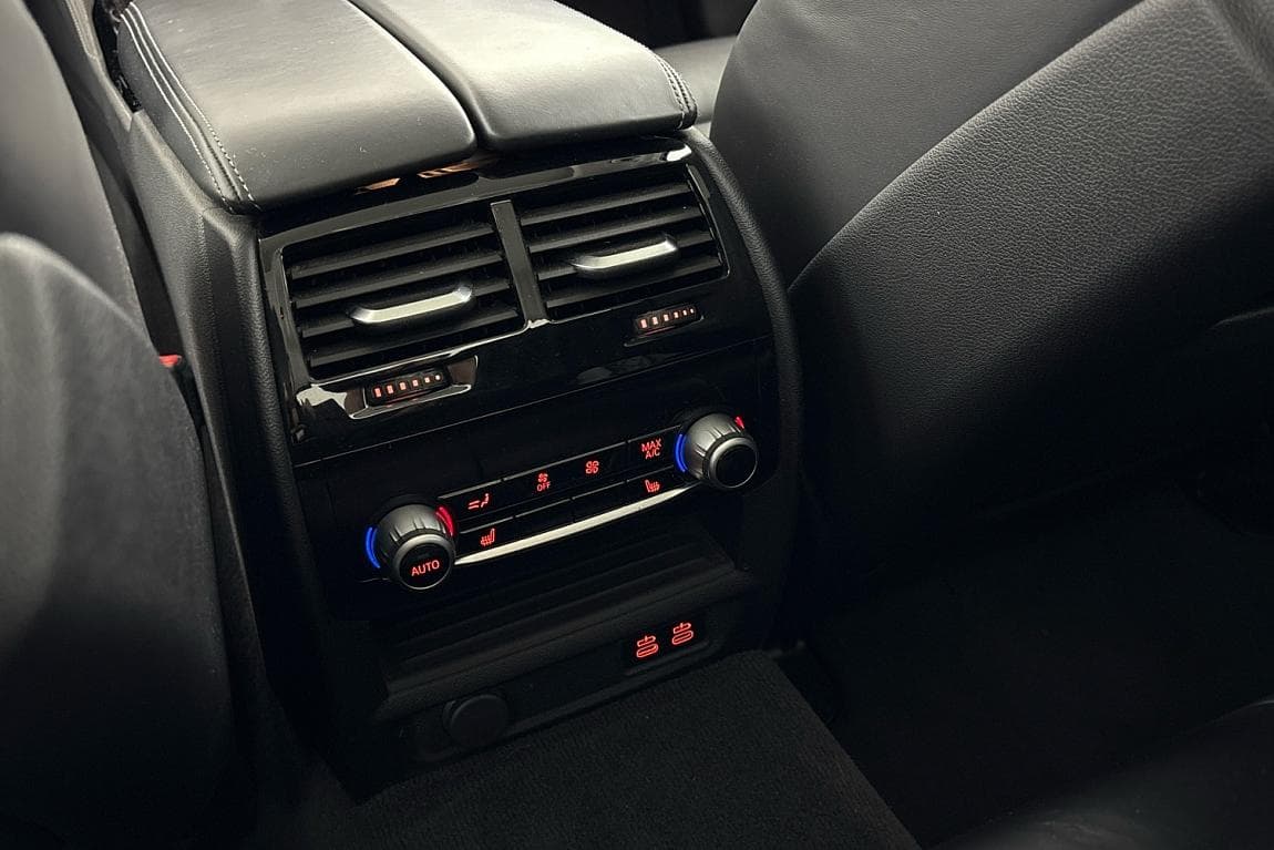 2021 BMW 5-Series - 16