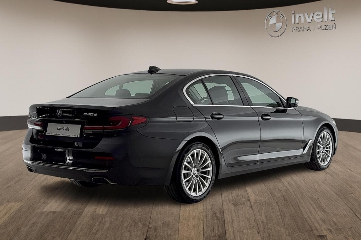 2021 BMW 5-Series - 3