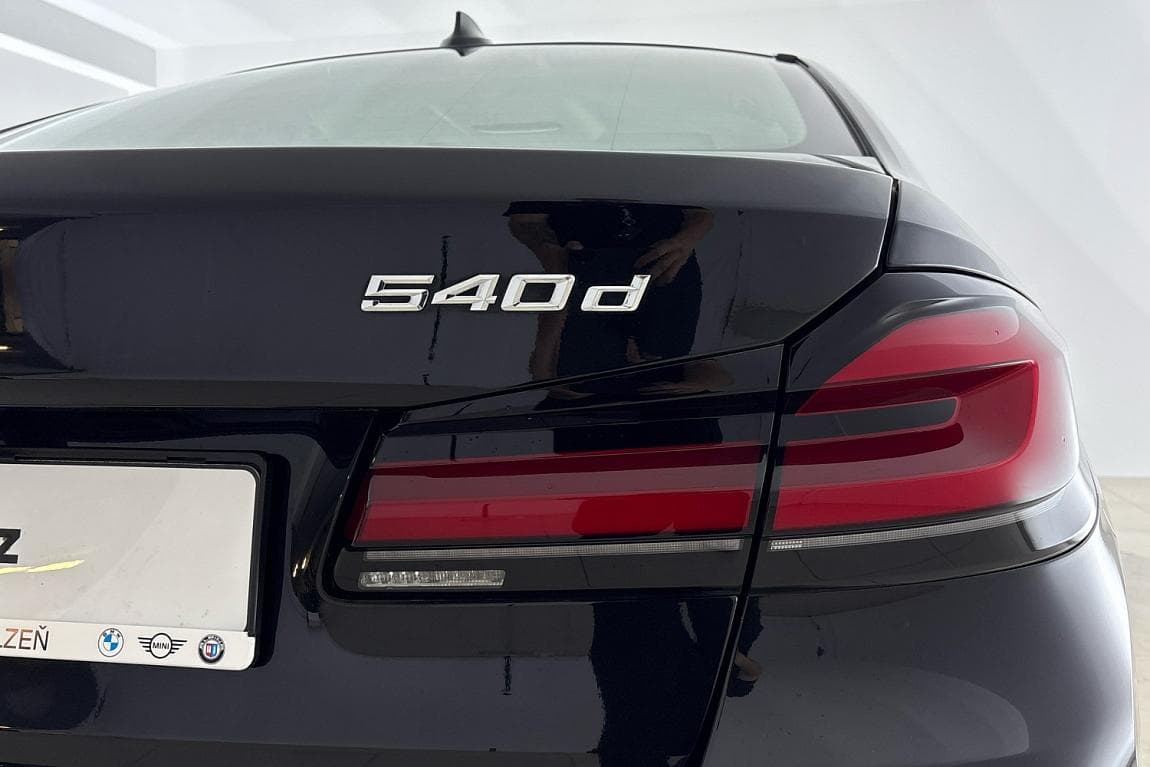 2021 BMW 5-Series - 4