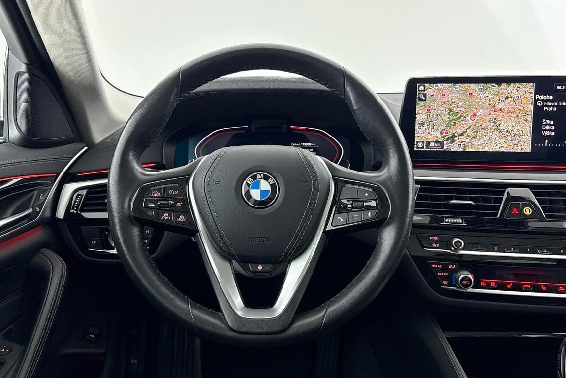 2021 BMW 5-Series - 8