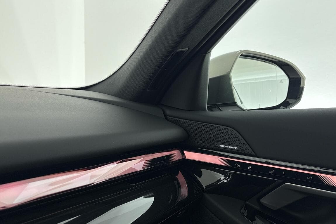 2026 BMW 5-Series - 16