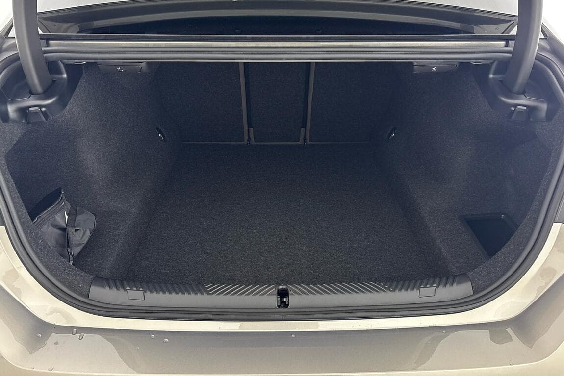 2026 BMW 5-Series - 9