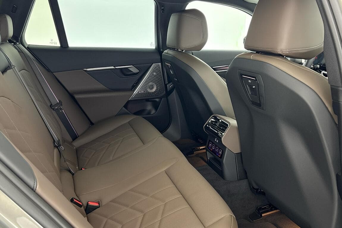 2025 BMW 5-Series - 16