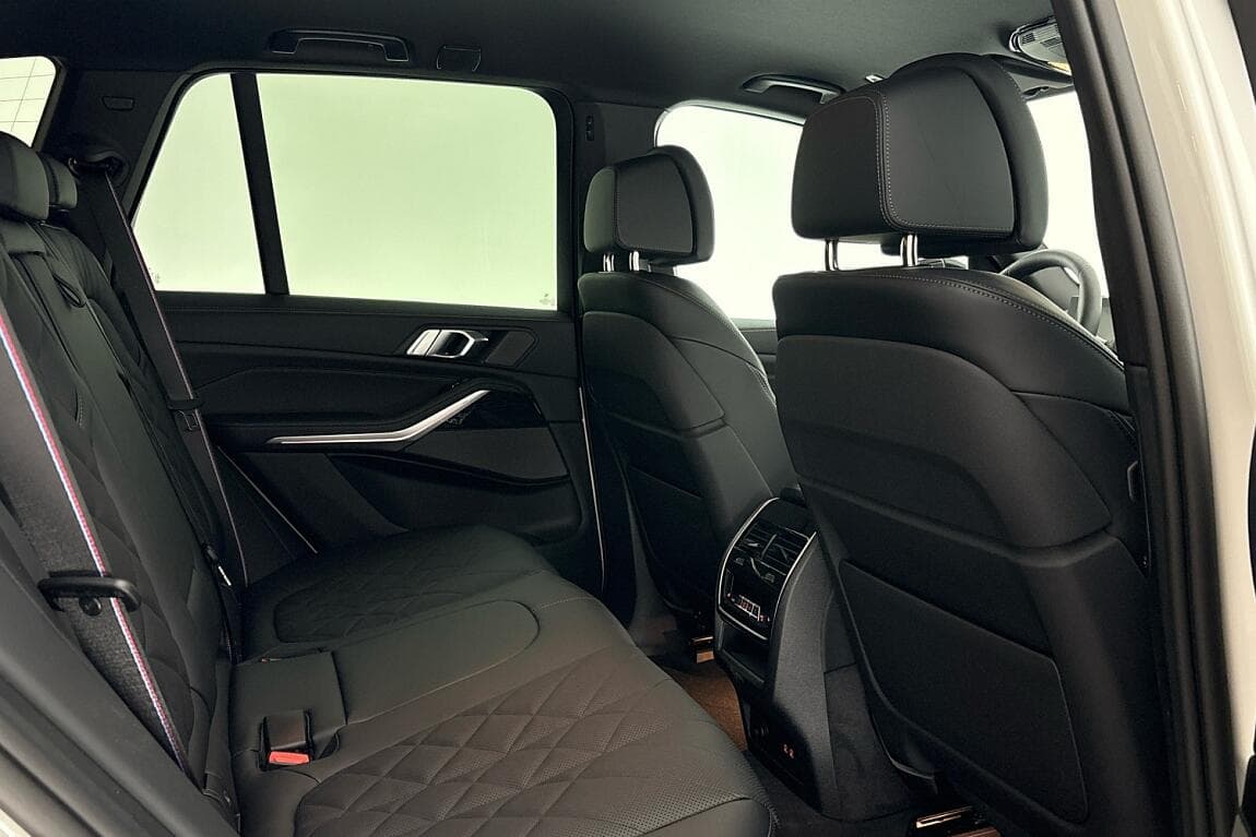2025 BMW X5 - 7