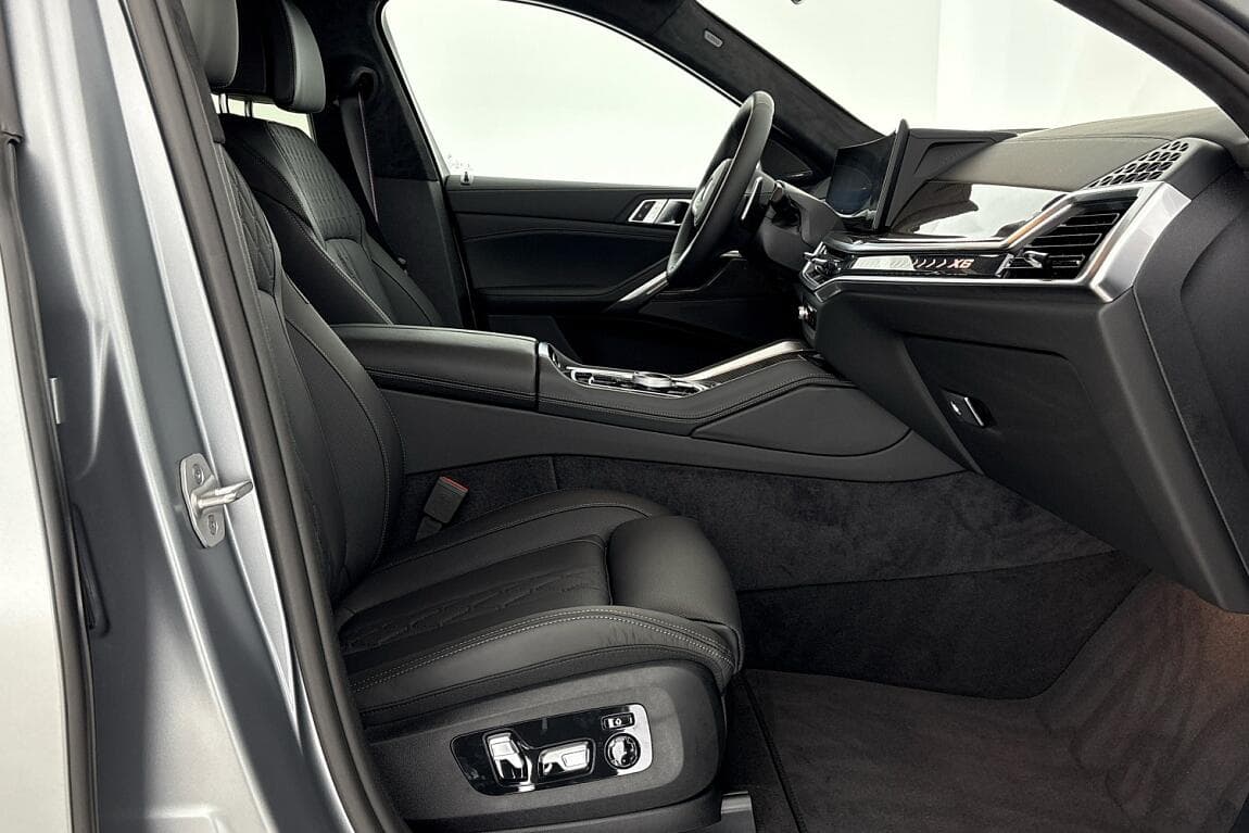 2025 BMW X6 - 13