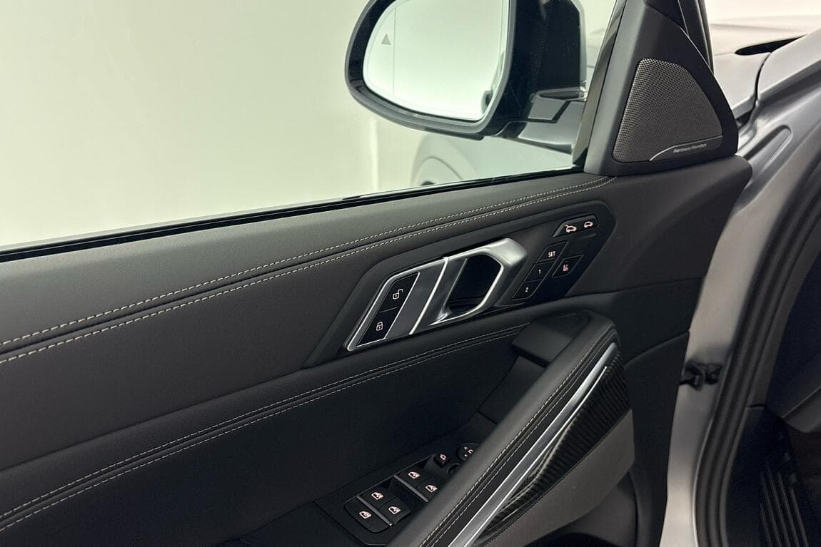 2025 BMW X6 - 16