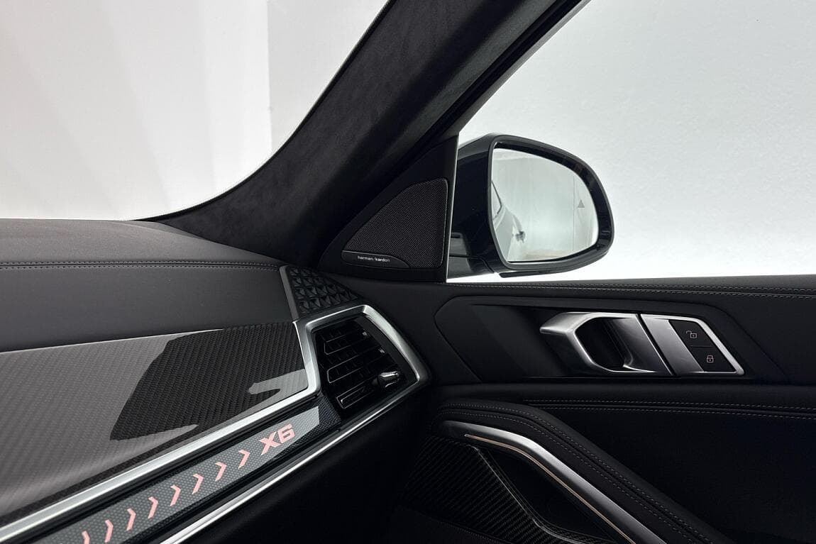 2025 BMW X6 - 18