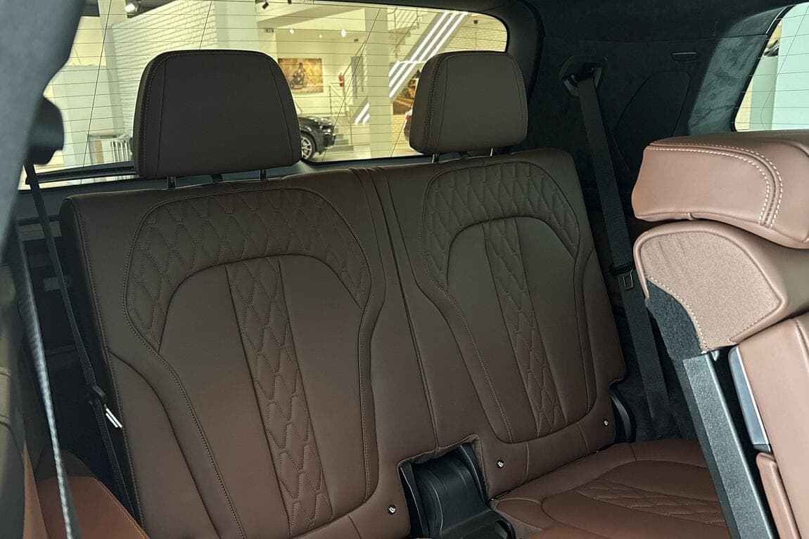 2026 BMW X7 - 14