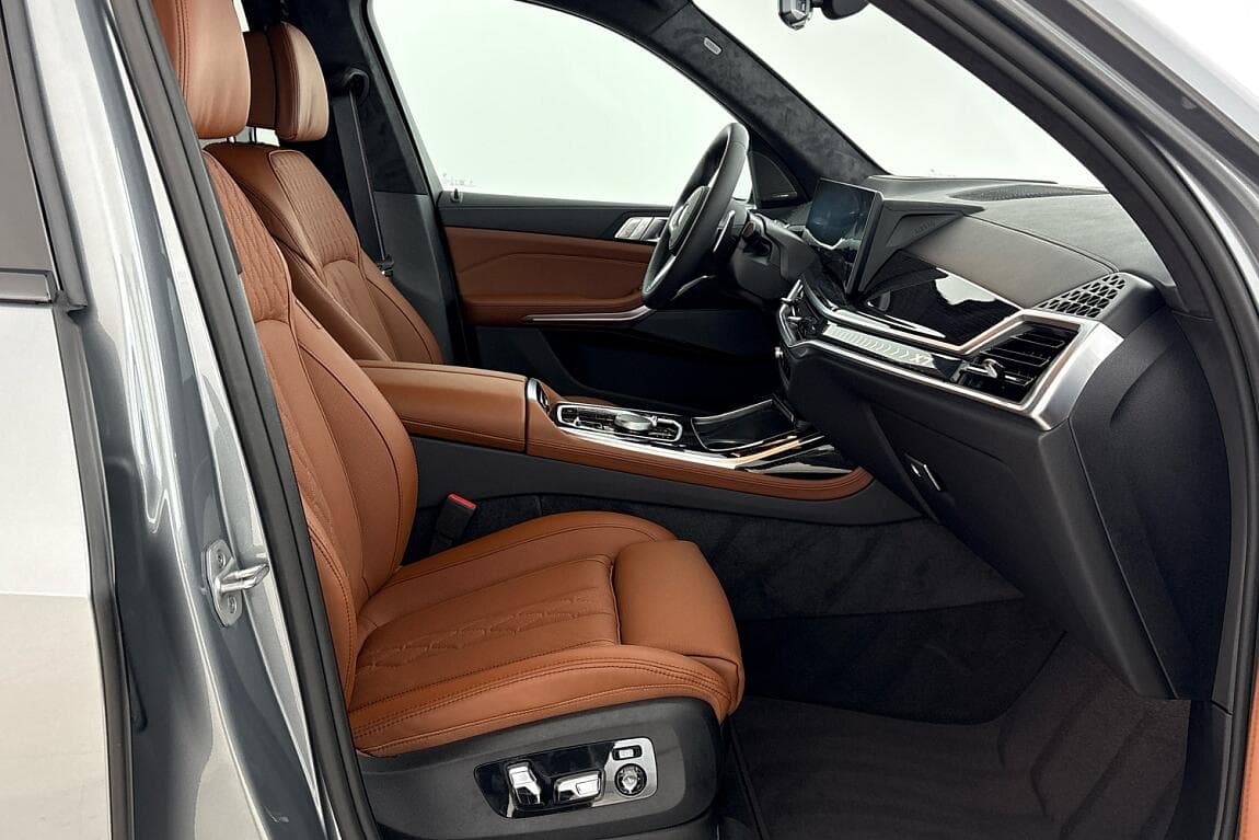 2026 BMW X7 - 15