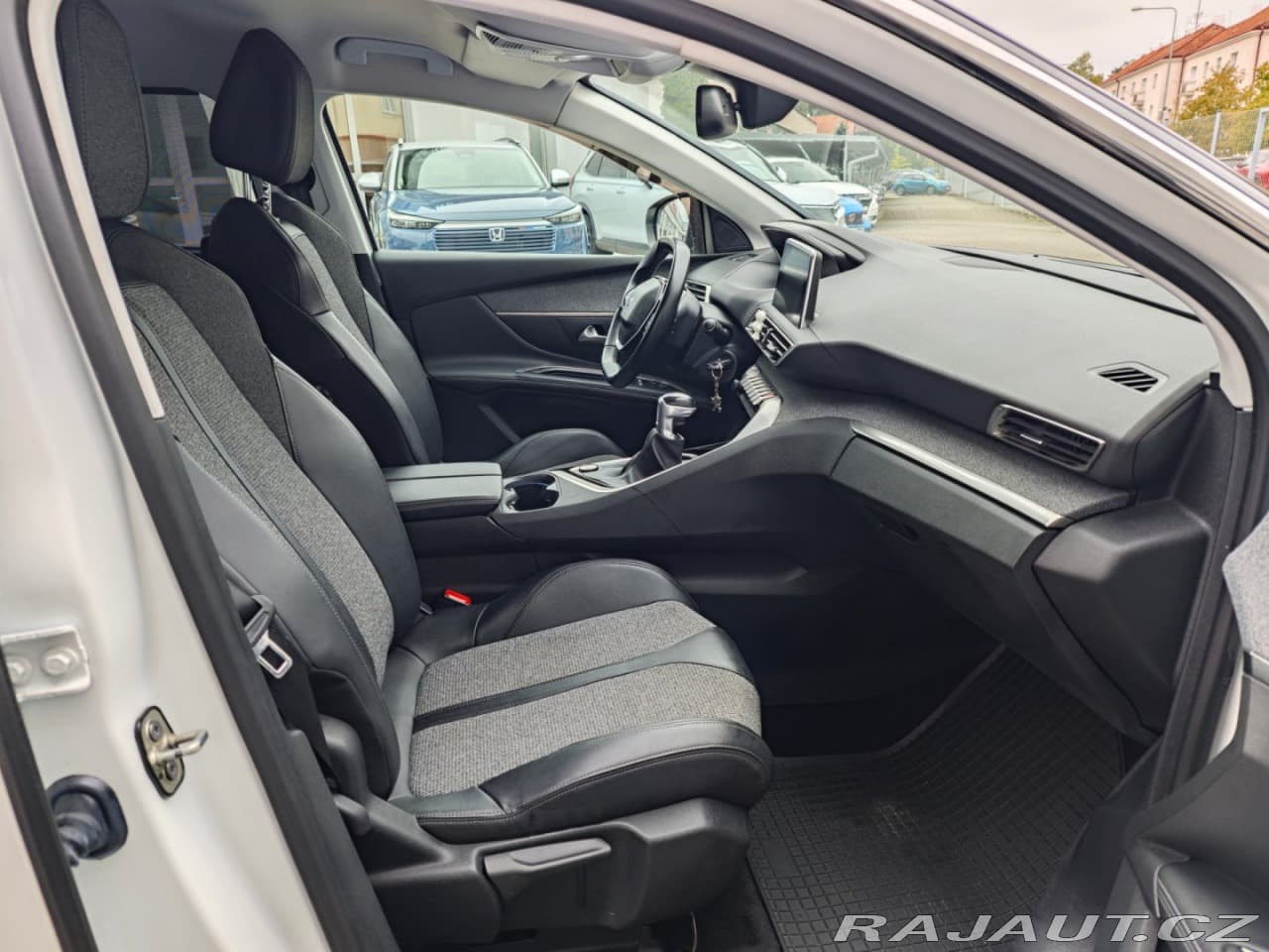 2020 Peugeot 5008 - 11