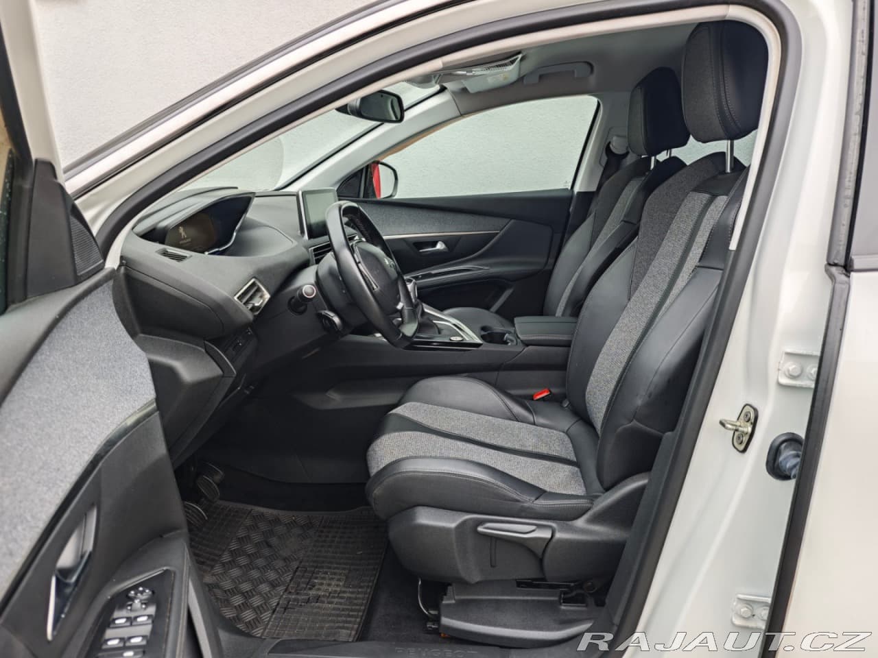 2020 Peugeot 5008 - 16