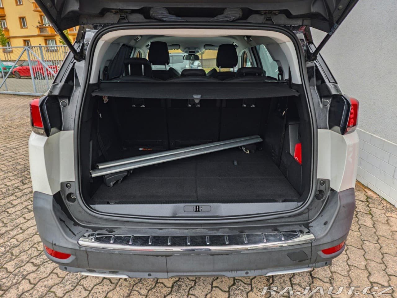 2020 Peugeot 5008 - 7