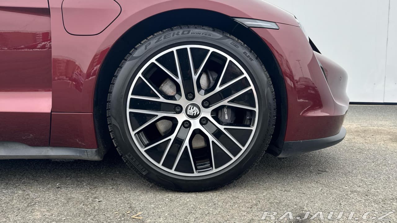 2023 Porsche Taycan - 10