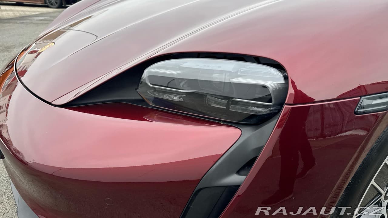 2023 Porsche Taycan - 13