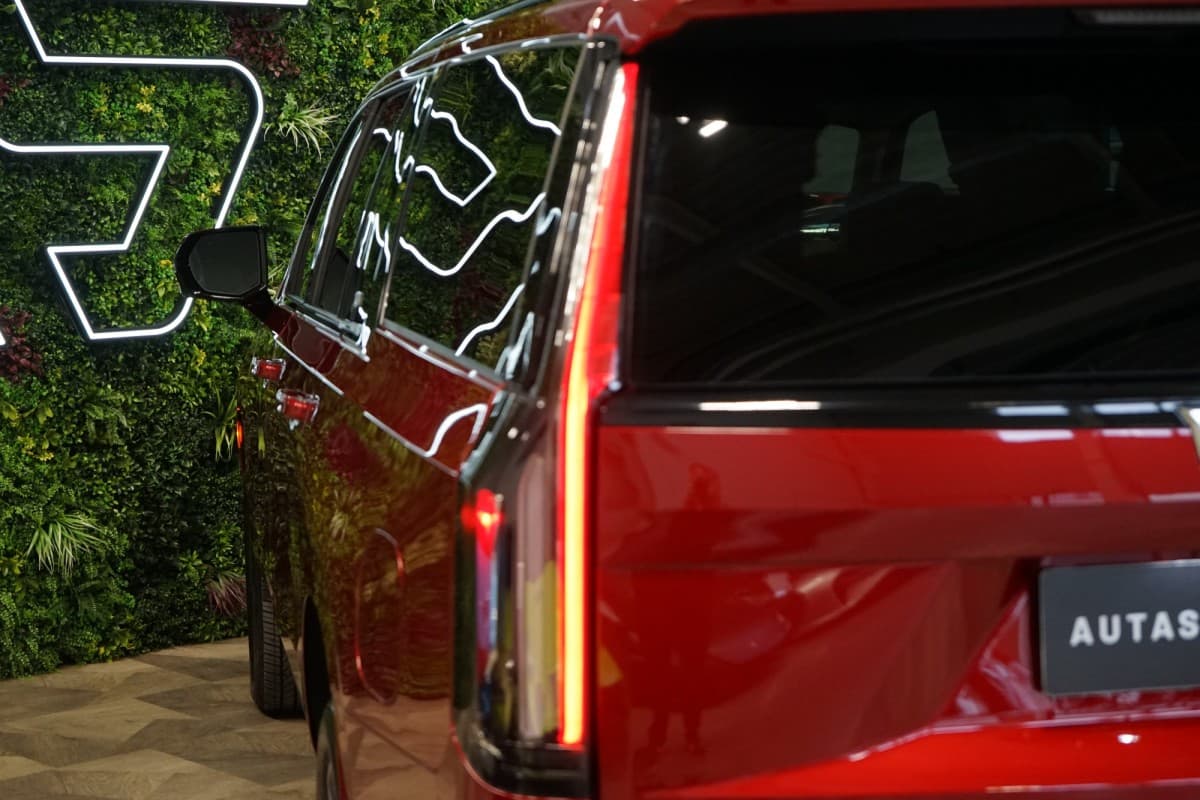 2026 Cadillac Escalade - 8