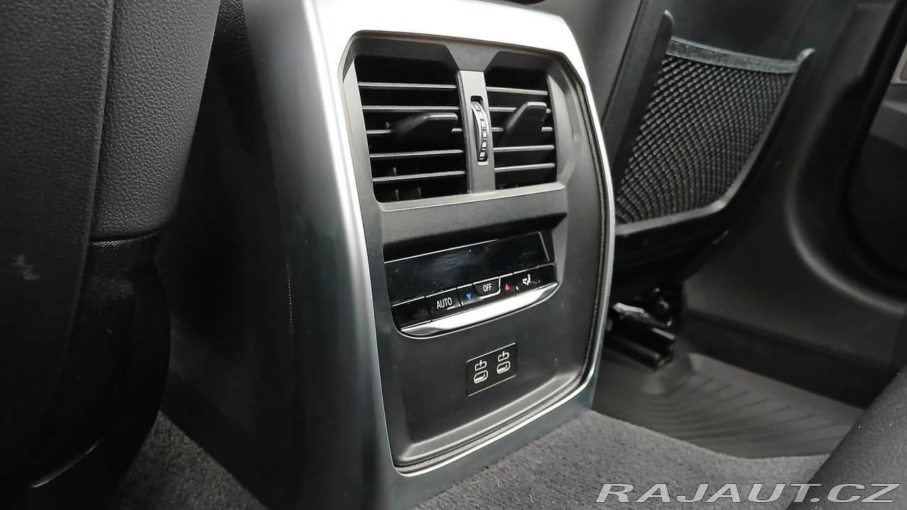 2023 BMW 3-Series - 11