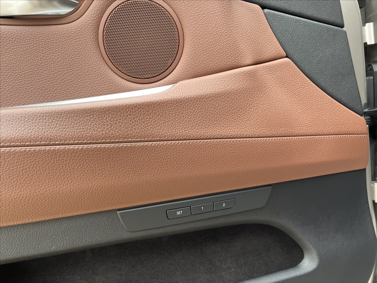 2015 BMW 5-Series - 10