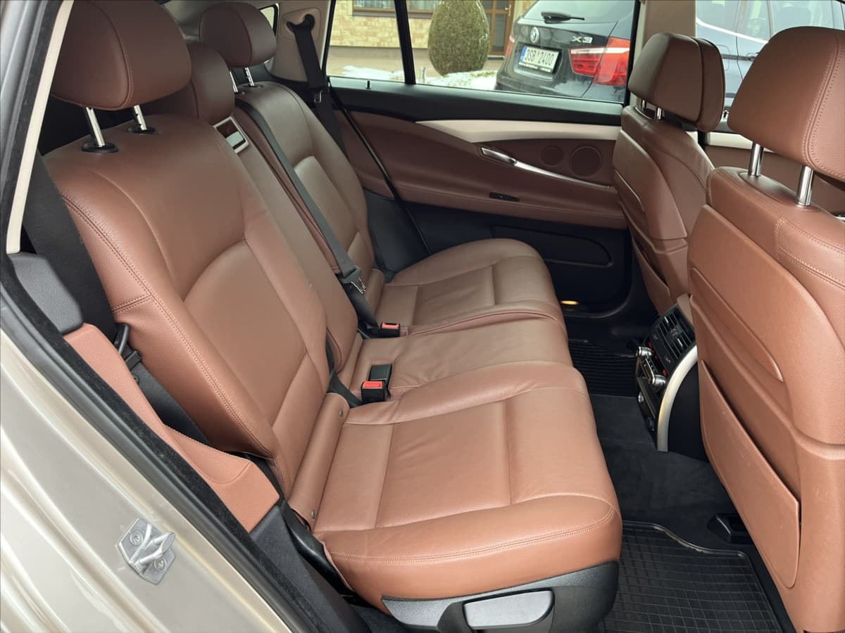 2015 BMW 5-Series - 19