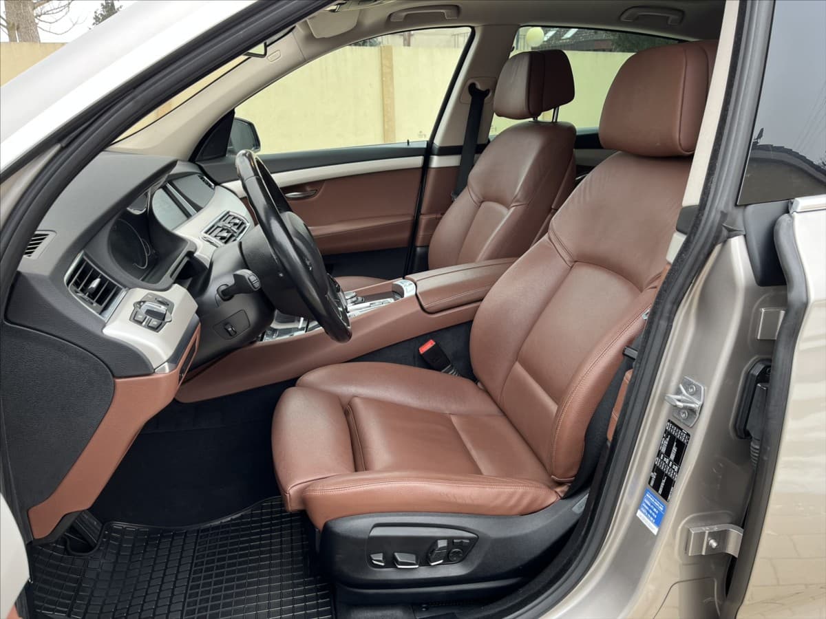 2015 BMW 5-Series - 8