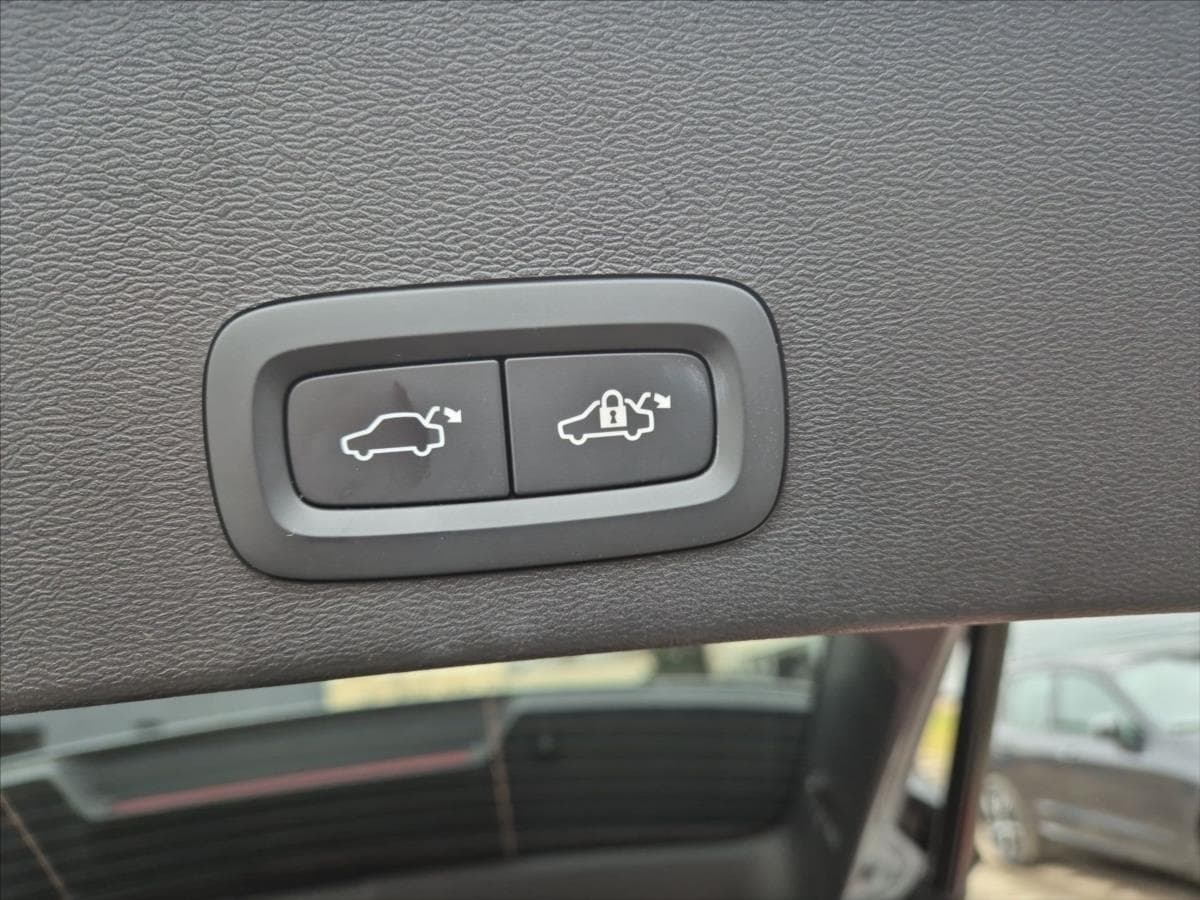 2023 Volvo Xc40 - 12