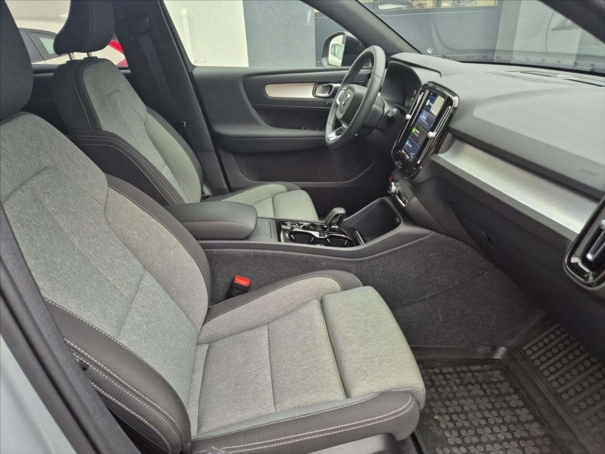 2023 Volvo Xc40 - 13