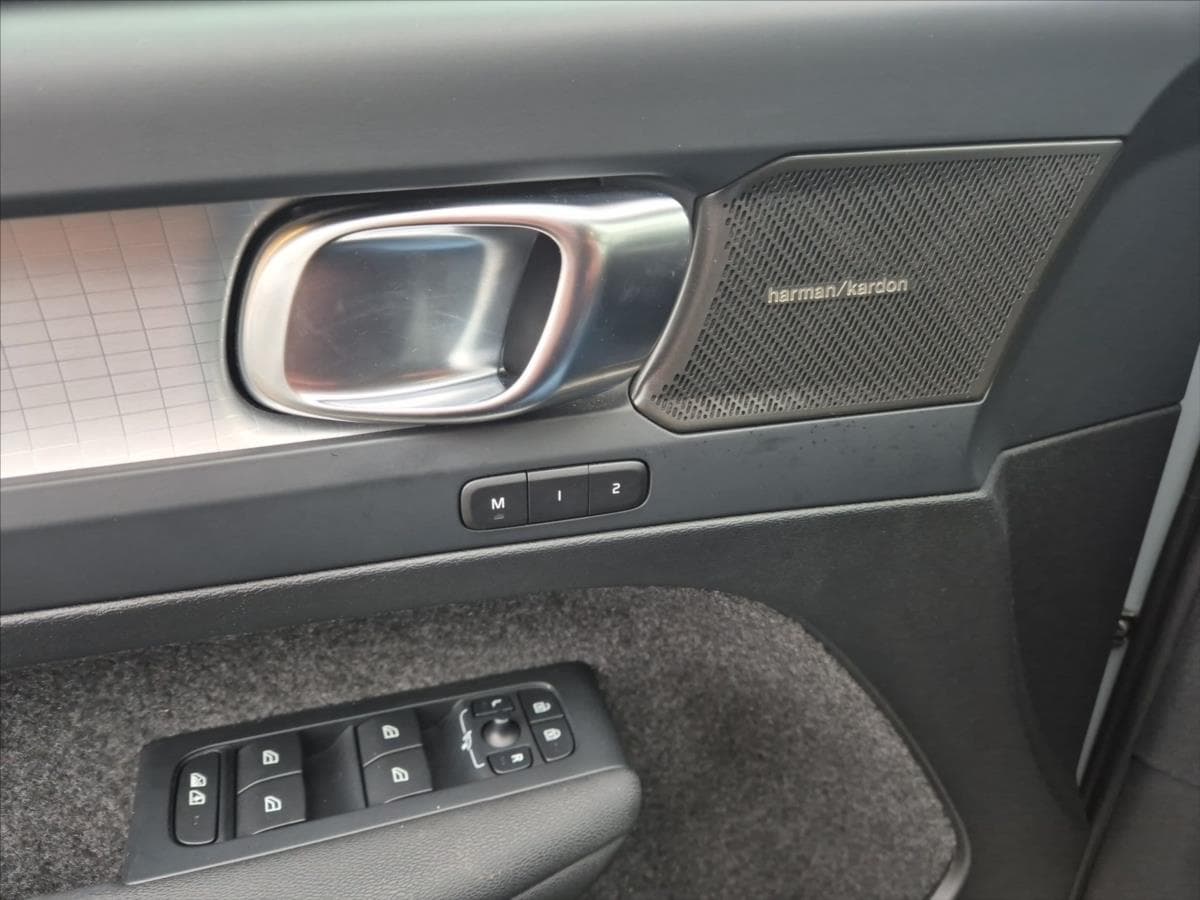 2023 Volvo Xc40 - 14