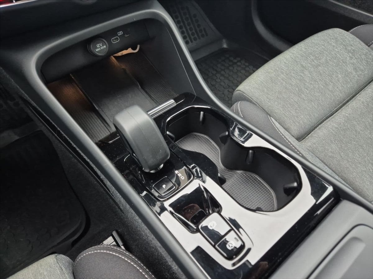 2023 Volvo Xc40 - 17