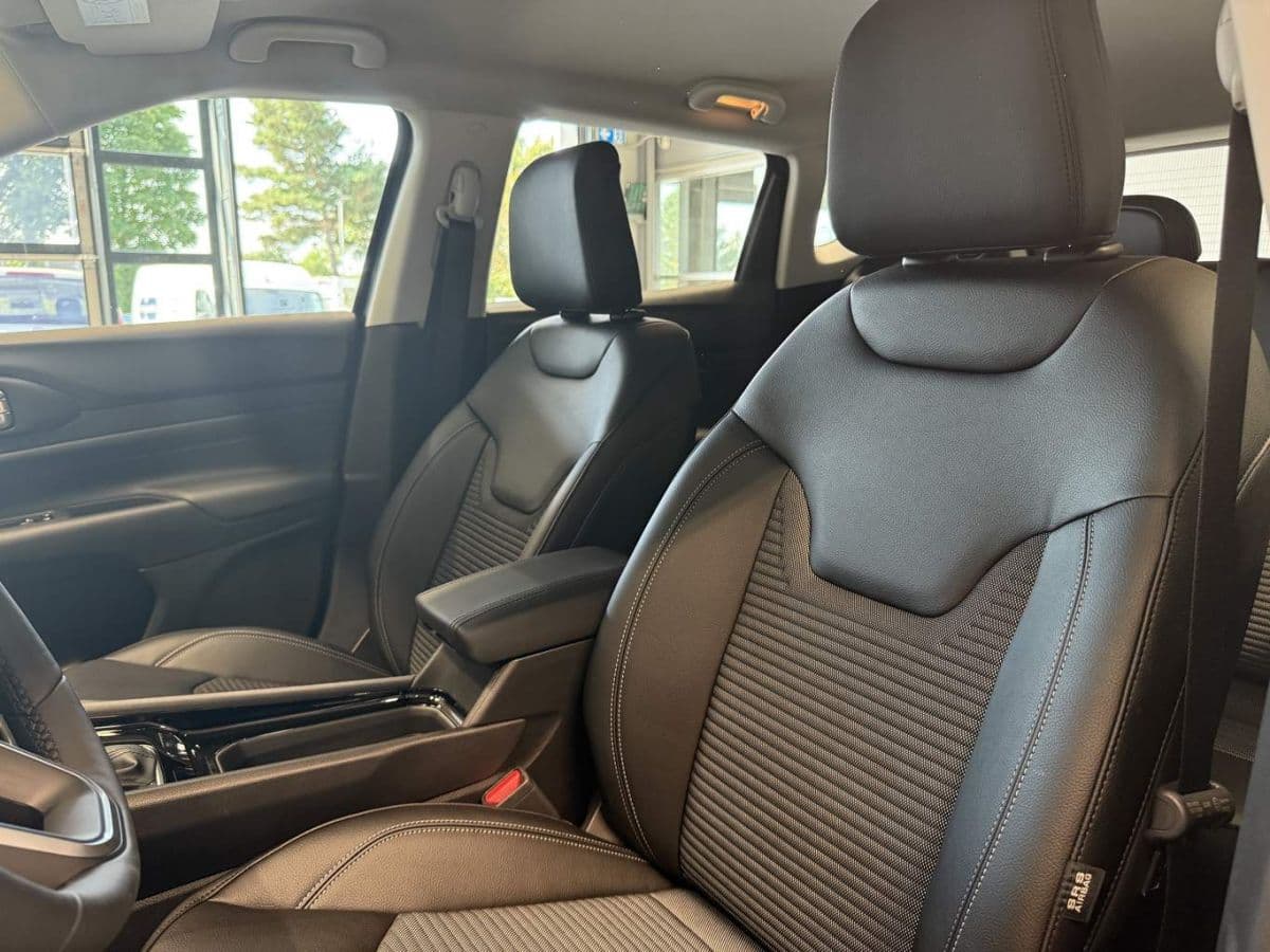 2025 Jeep Compass - 17