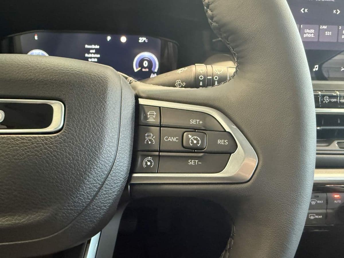 2025 Jeep Compass - 9