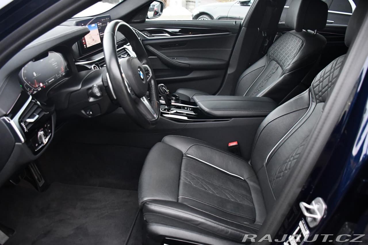 2022 BMW 5-Series - 10