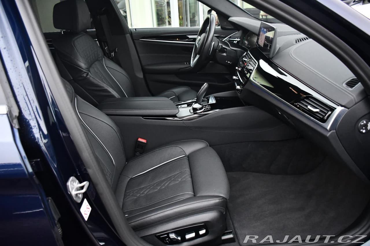 2022 BMW 5-Series - 13