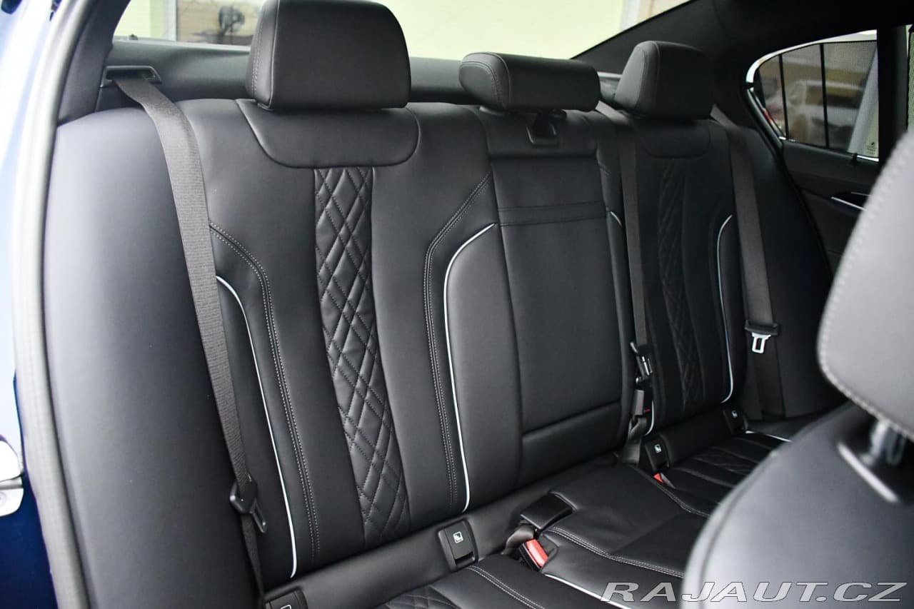 2022 BMW 5-Series - 17