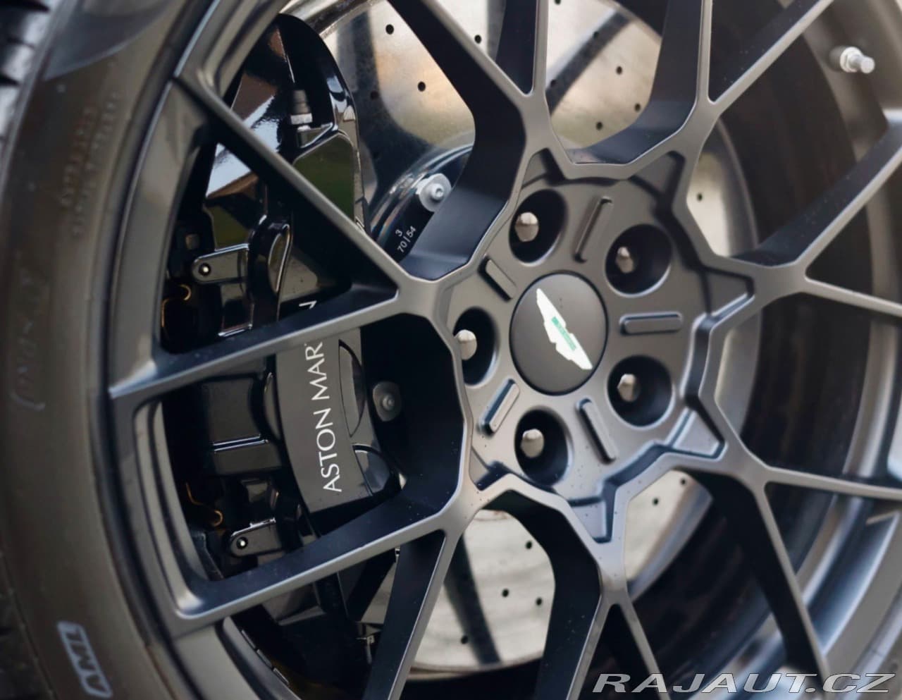 2024 Aston Martin Vanquish - 13