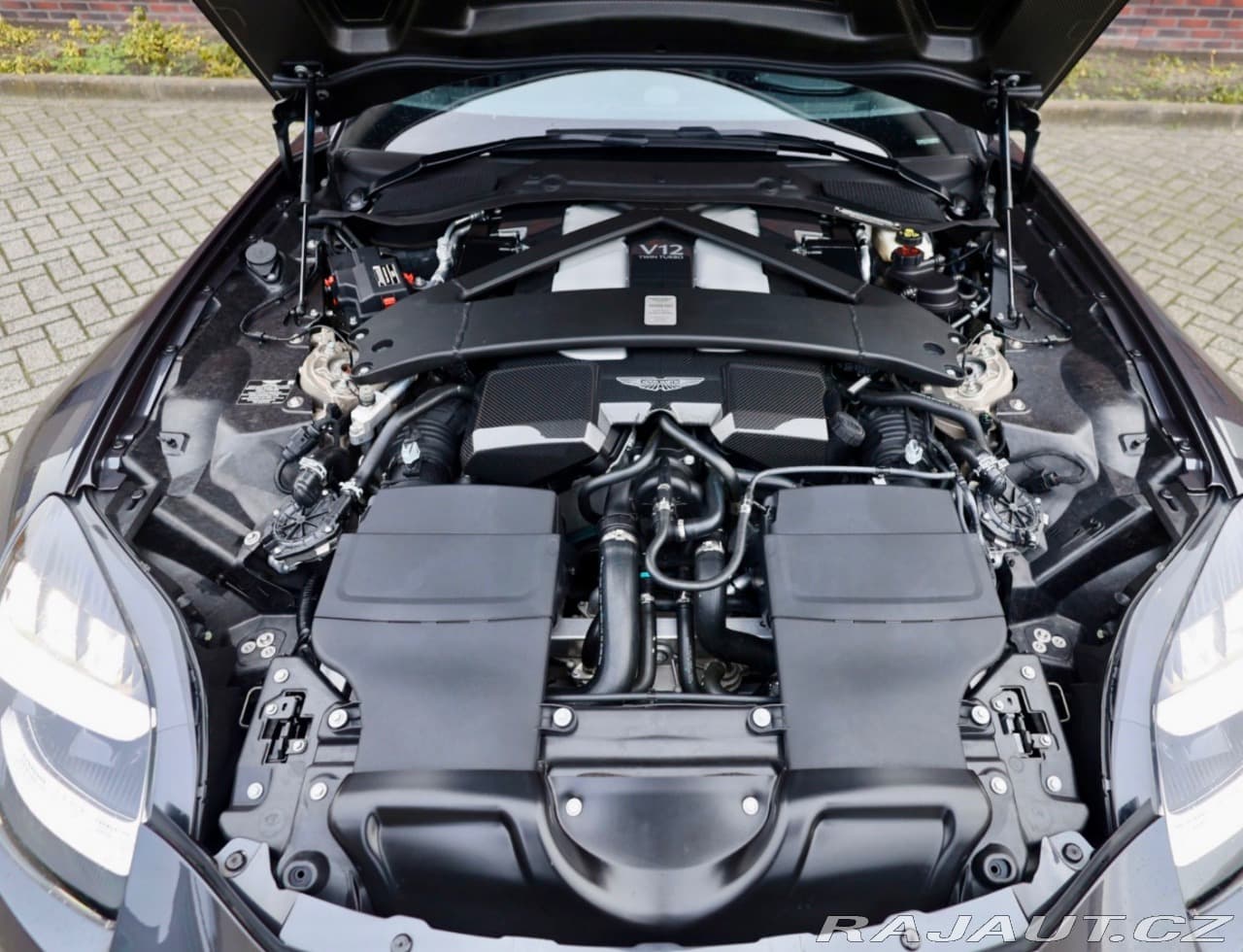 2024 Aston Martin Vanquish - 19