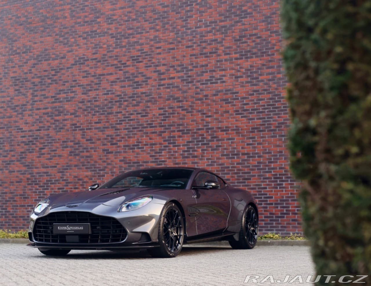 2024 Aston Martin Vanquish - 3