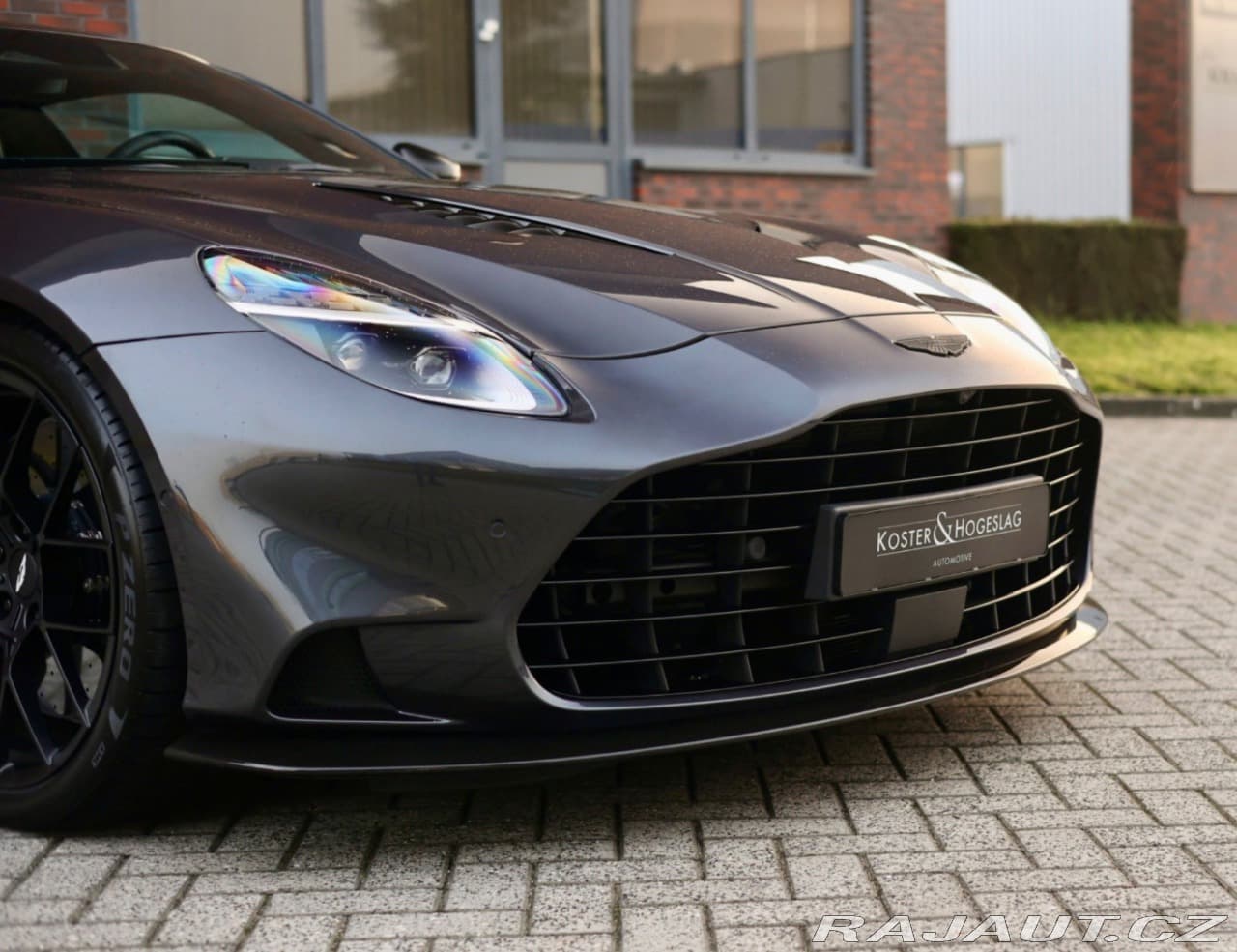 2024 Aston Martin Vanquish - 6