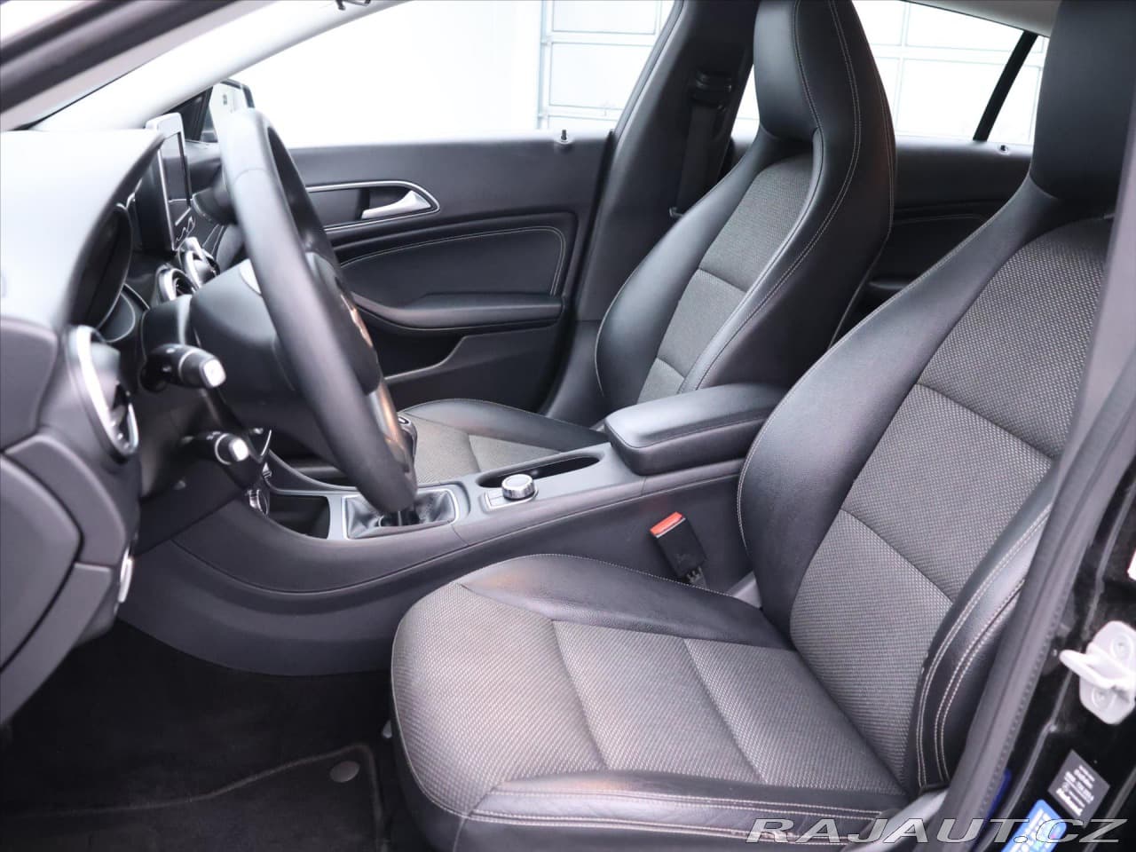 2016 Mercedes-Benz CLA - 11