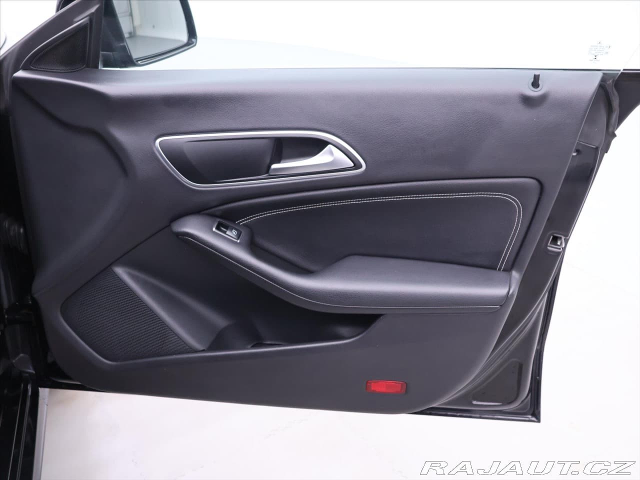 2016 Mercedes-Benz CLA - 12