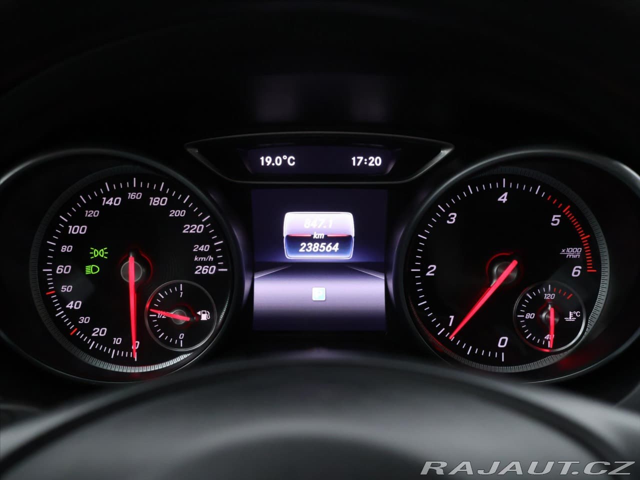 2016 Mercedes-Benz CLA - 18