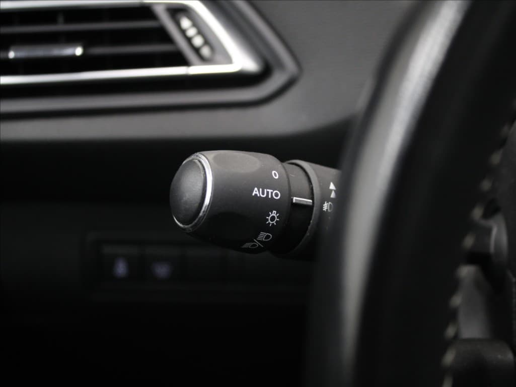 2016 Peugeot 308 - 19