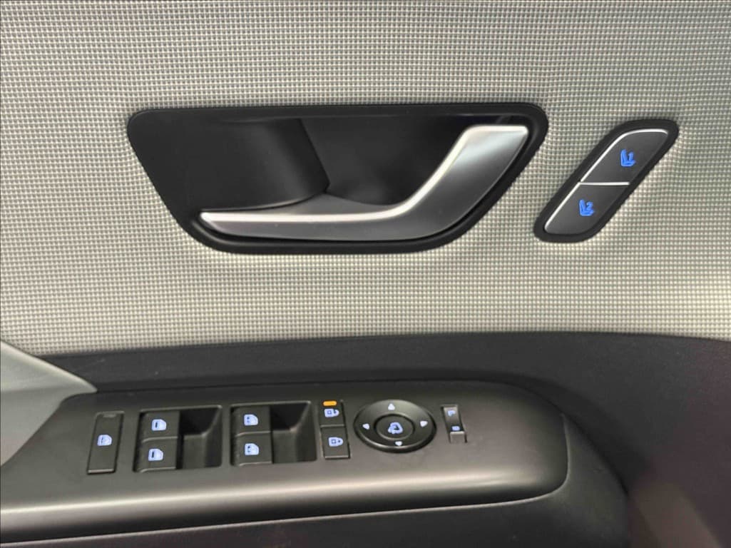 2024 Hyundai Kona - 18