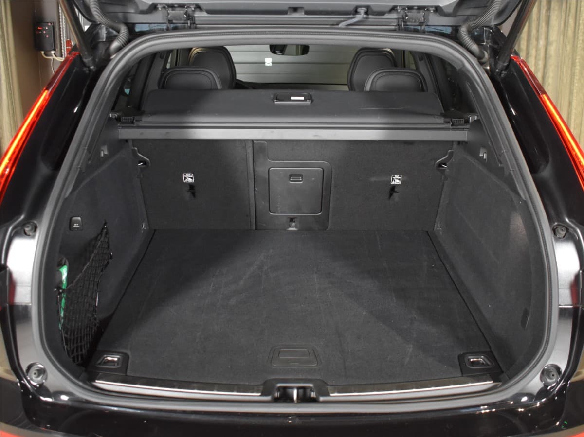 2025 Volvo Xc60 - 10