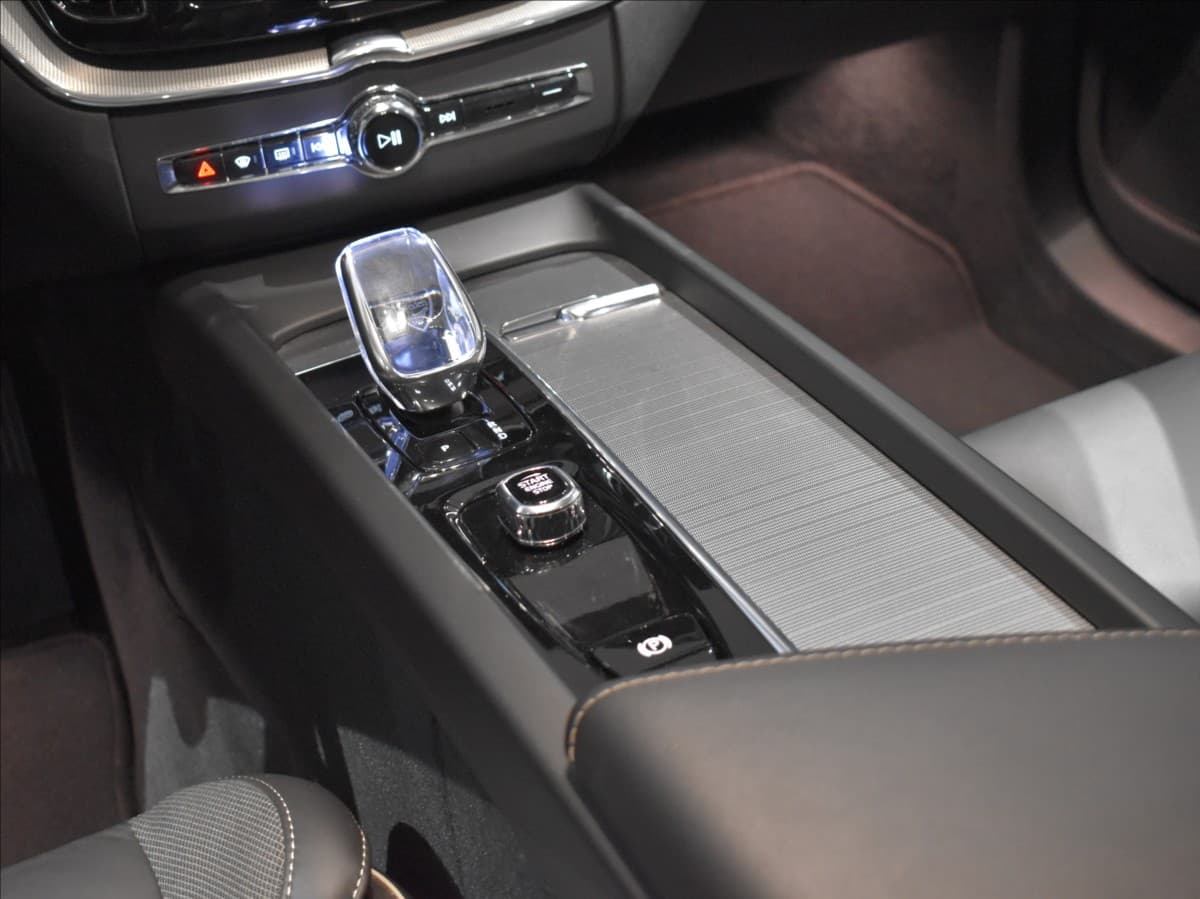 2025 Volvo Xc60 - 14