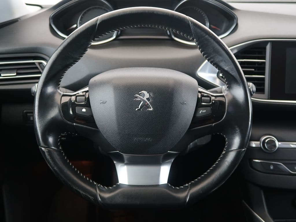 2014 Peugeot 308 - 14