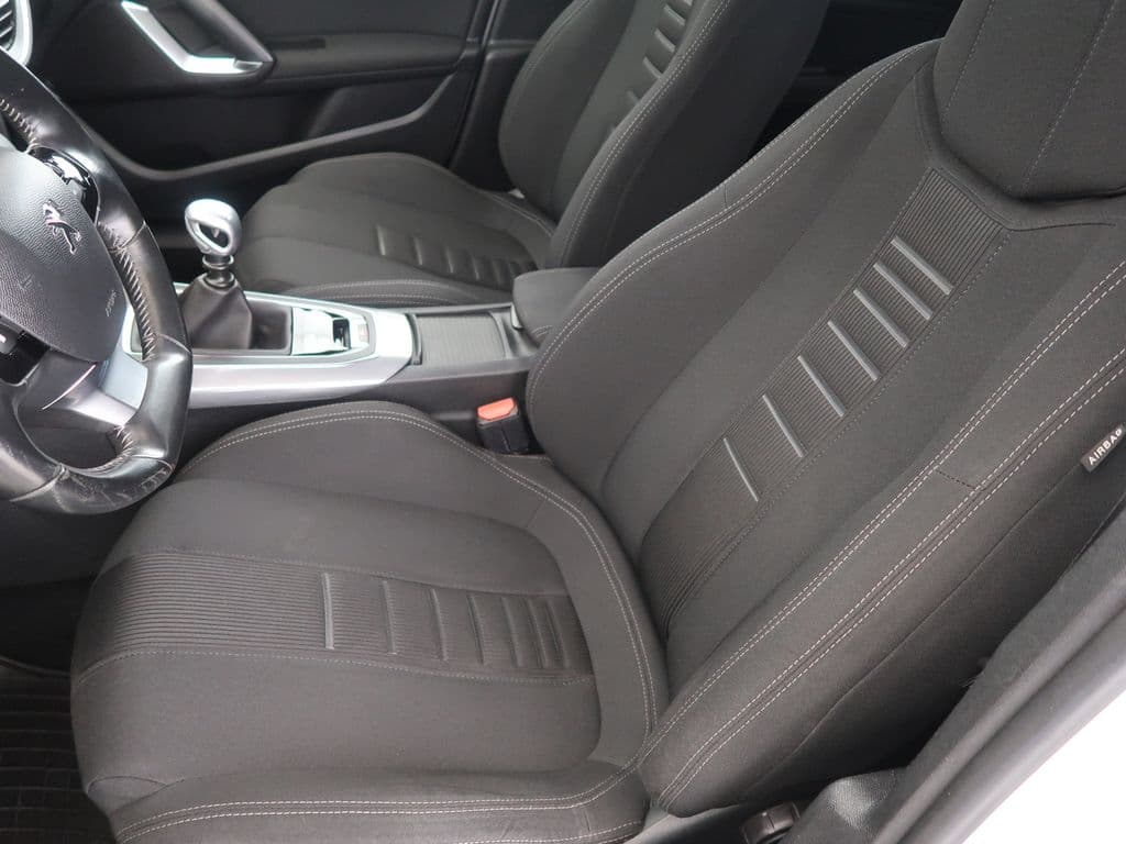 2014 Peugeot 308 - 16